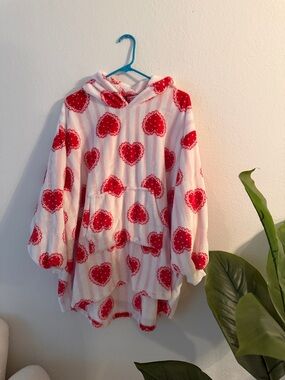 Cozy Red Heart Print Hooded Lounge Top